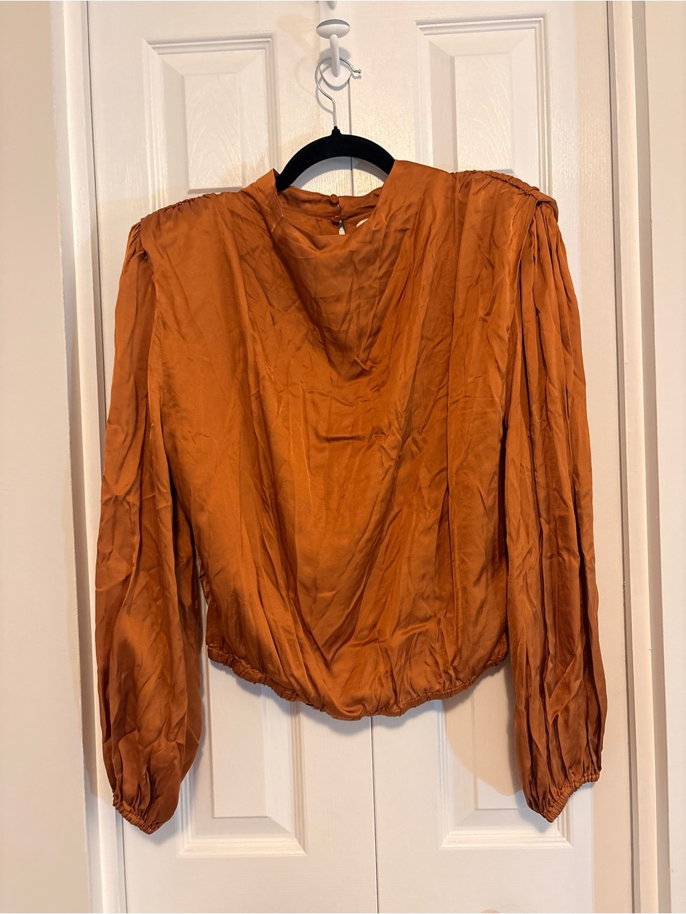ASTR - Copper coloured top with shoulder pads - BNWT!